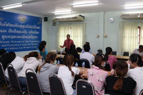 Giải cứu chín phụ nữ Việt bị lừa bán sang Lào