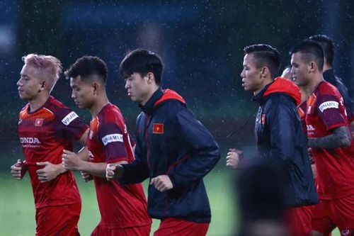 Thầy Park chia tay 3 học trò, Văn Hậu sang Hà Lan thi đấu