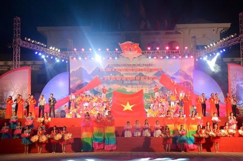 Chương trình nghệ thuật Sáng mãi tên Người, Hồ Chí Minh