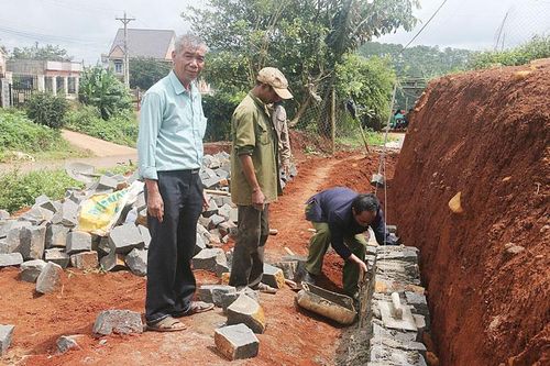 Học tập Bác phải biết chăm lo cho dân