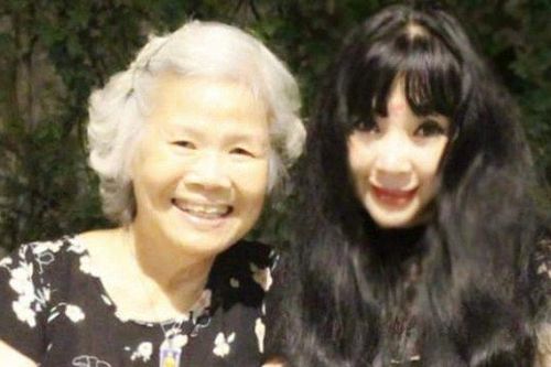 Hậu nghi vấn dao kéo, NSND Lan Hương 'Em bé Hà Nội' lại gây hoang mang với nhan sắc khác lạ