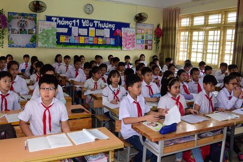 Tập trung khắc phục tình trạng sĩ số học sinh/lớp quá đông