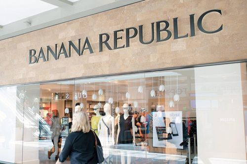 Sau H&M, hãng Banana Republic bắt đầu cho thuê quần áo từ ngày 1/9