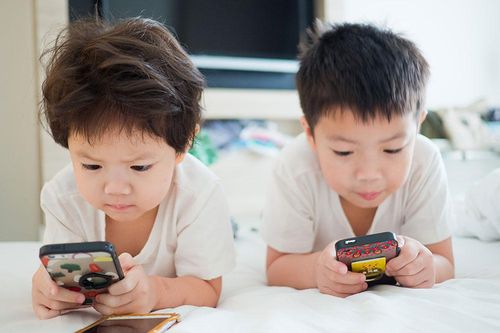 Ứng xử trong gia đình: Không chỉ là câu chuyện cấm đoán