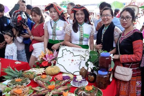 Sôi nổi các hoạt động Ngày hội văn hóa các dân tộc huyện Mộc Châu