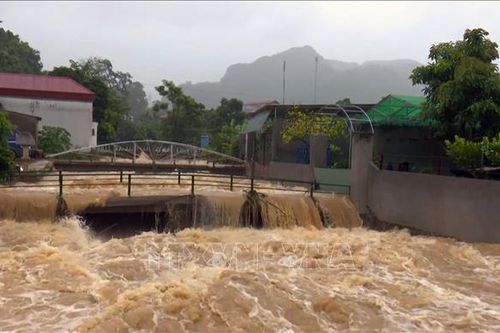Mưa lớn liên tục trên diện rộng, hàng trăm ngôi nhà tại Sơn La bị hư hại