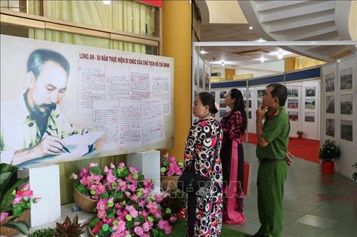 Khai mạc triển lãm ảnh 'Long An - 50 năm thực hiện Di chúc của Chủ tịch Hồ Chí Minh'