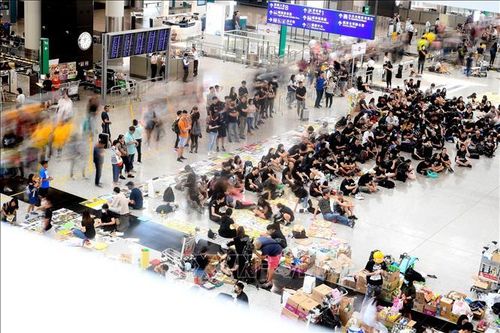 Cảnh sát Hong Kong bắt giữ 159 người dính líu vụ biểu tình quy mô lớn