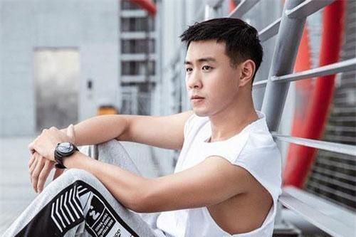 Huyme viết tâm thư một lần nói ra hết khúc mắc trong mối quan hệ 'bùng binh' với Trúc Anh và Hàn Hằng