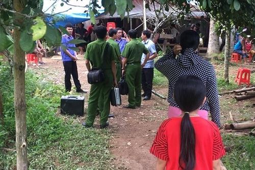 Bị la mắng khi đuổi chém em trai, nam thanh niên ra tay sát hại người mẹ tật nguyền ngồi xe lăn
