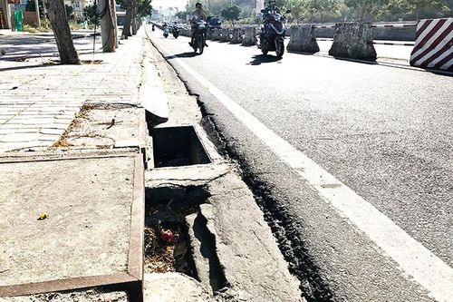 Tái diễn nạn trộm lưới chắn rác hố ga