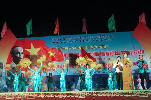 Chương trình văn nghệ mừng ngày Quốc khánh 2-9