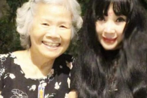 'Em bé Hà Nội' Lan Hương vừa phủ nhận chuyện dao kéo nhưng lại tiếp tục gây bất ngờ với diện mạo khác lạ