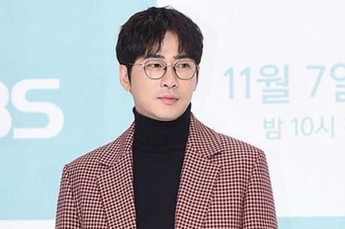 Hai cô gái bị tài tử Kang Ji Hwan cưỡng hiếp phải điều trị tâm thần