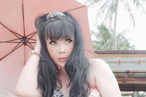 Góc ảnh phô bày nhan sắc thảm họa của NSND Lan Hương