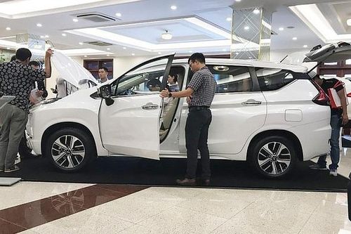 Ô tô Việt lắp ráp giá rẻ đấu xe Thái nhập khẩu