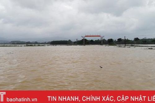 Lũ lụt ở Hà Tĩnh: 6 xã của Hương Khê bị chia cắt hoàn toàn!