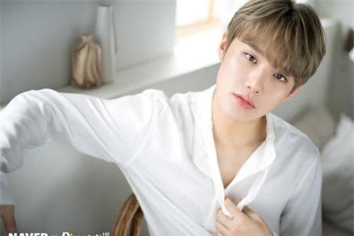 Mới 20 tuổi nhưng idol nam này đã dành cả nửa cuộc đời để làm thực tập sinh, cuối cùng cũng được debut