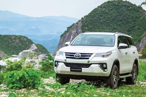 Hàng loạt xe Toyota được ưu đãi giảm giá, cao nhất 64 triệu đồng