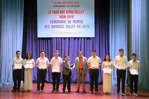 179 suất Học bổng Vallet tặng học sinh, sinh viên xuất sắc trong học tập