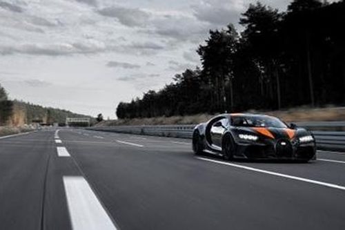Siêu xe Bugatti Chiron xác lập kỷ lục nhanh nhất thế giới