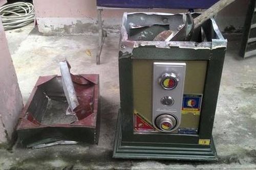 'Nhân viên sửa bồn cầu' cạy tủ trộm gần 1 tỷ đồng ở Sài Gòn