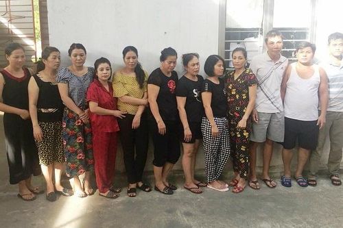 Bắt 'ổ bạc' quý bà giữa trung tâm thành phố