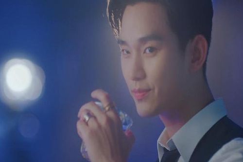 Đây là lý do fan săn lùng cặp nhẫn của Kim Soo Hyun trong 'Khách sạn ma quái'