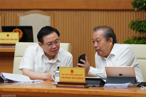 CHÙM ẢNH: Thủ tướng cùng các thành viên Chính phủ nhắn tin ủng hộ người nghèo