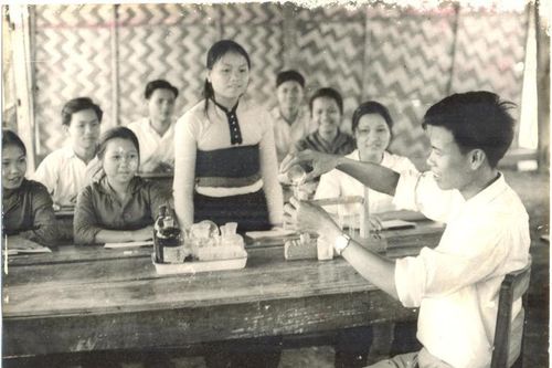 Những nhà giáo huyền thoại của mùa thu năm ấy
