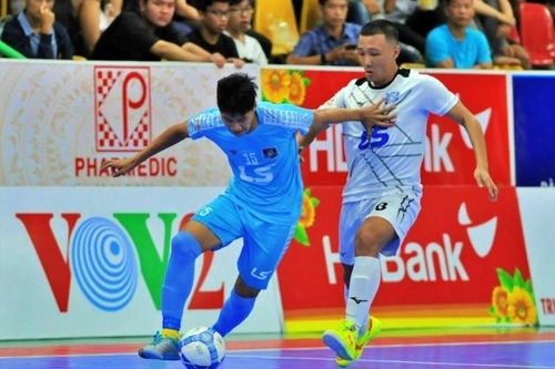 Thái Sơn Nam vươn lên ngôi đầu sau chiến thắng đậm