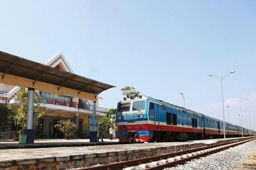 Đường sắt đổi giờ xuất phát hàng loạt mác tàu Thống Nhất