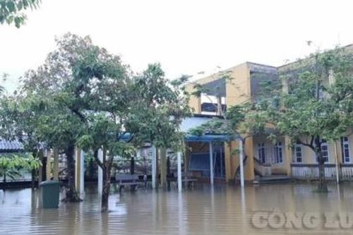 Thừa Thiên Huế: Nhiều địa phương vùng trũng đã bị ngập sâu