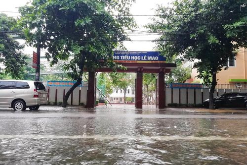 Nghệ An: Hơn 130 trường phải lùi ngày khai giảng do mưa lũ