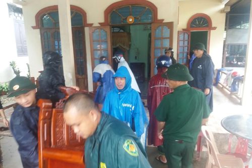 Lũ cuốn cầu độc đạo trơ móng, nhiều tuyến đường ở Quảng Trị bị chia cắt