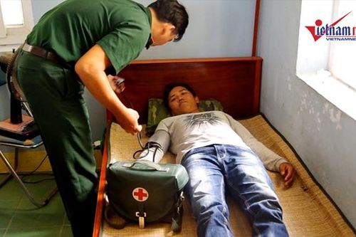 Ninh Thuận trục vớt 7 ngư dân trôi dạt trên biển