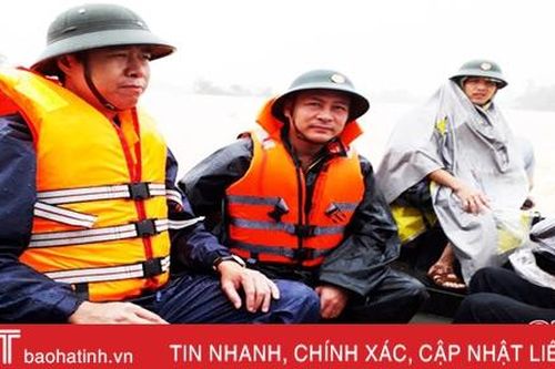 Đi trong 'tâm lũ' Hà Tĩnh