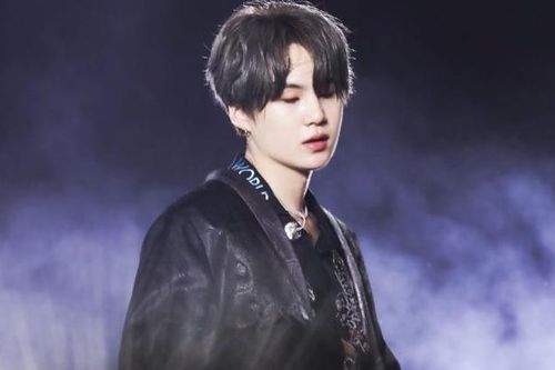 Suga (BTS) úp mở cho ra mắt mixtape solo, liệu sẽ còn là một sản phẩm miễn phí?