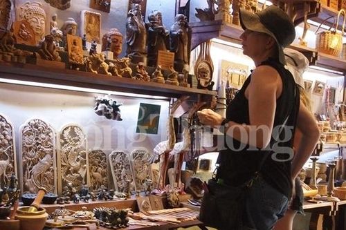 Bài 2 - Làng nghề truyền thống và du lịch: Đường ai nấy đi