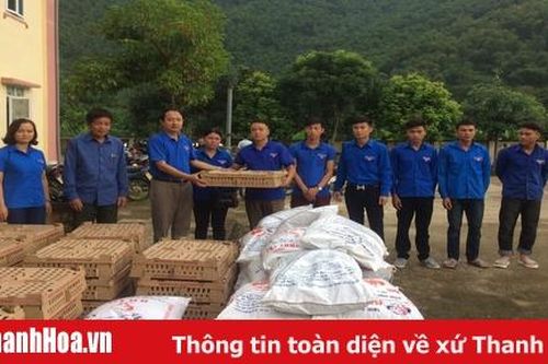 Trao 4.000 con gà giống cho các bí thư chi đoàn tiên phong khởi nghiệp