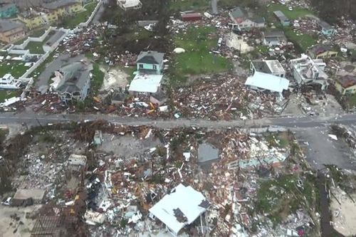 Bão 'siêu chậm' tàn phá Bahamas