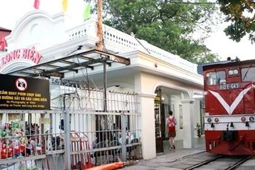 Ga Long Biên 'trăm tuổi' thay áo mới đẹp đến ngỡ ngàng