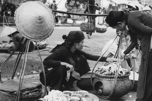 Tái hiện gánh hàng rong trên đường phố Hà Nội xưa