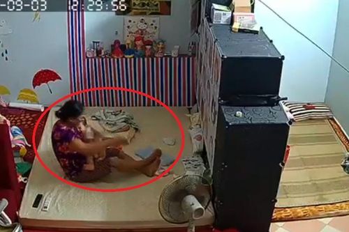 Clip: Nữ giúp việc đánh liên tục vào đầu và mông cháu bé vì không chịu uống sữa