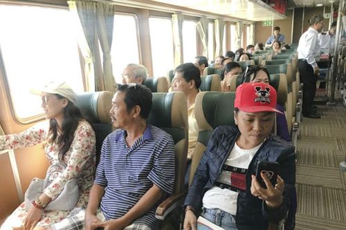 Tàu phà tuyến đảo phía Nam hoạt động trở lại