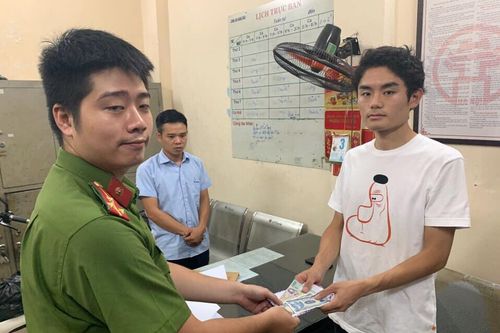 Trả lại tài sản cho du khách Nhật Bản bị tài xế Grab lừa đảo