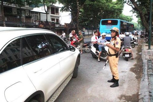 Không để học sinh muộn giờ khai giảng vì sự cố giao thông