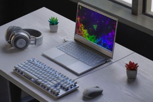 Laptop chơi game mỏng nhẹ đầu tiên trên thế giới