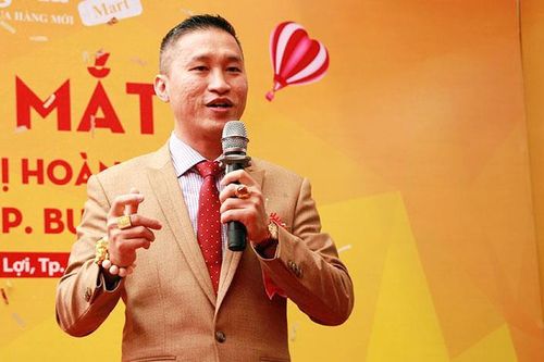 Tổng giám đốc Tập đoàn Hoàng Gia bị cấm xuất cảnh