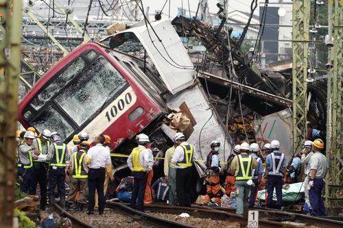 Nhật Bản: Tàu hỏa đâm xe tải, một người thiệt mạng và hơn 30 người bị thương